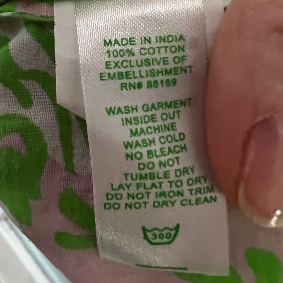 Lilly Pulitzer Sarasota Pink & Green Lion Print Beaded Tunic Size Medium - Picture 4 of 5